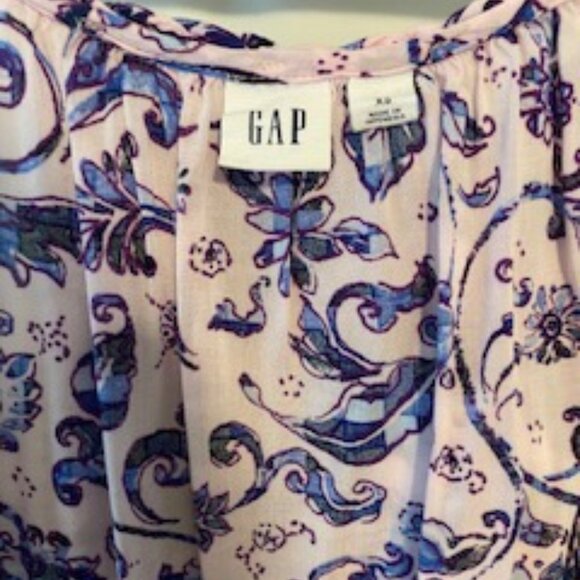 GAP Sleeveless Pink and Purple Floral, Flowy Camisole.  Size XS - Picture 4 of 5